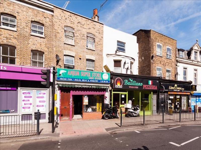 4 Bedroom Flat To Let in Commercial Road, Limehouse, London, E14 7HG