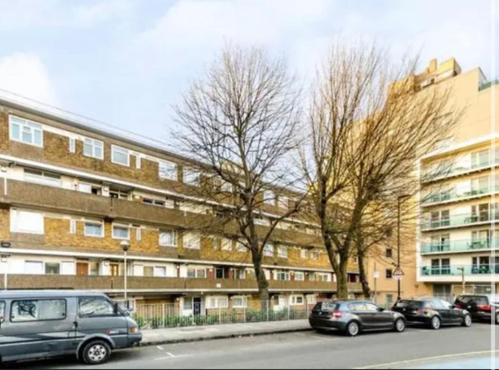 Noble Court, Cable Street, Shadwell, Wapping, City, Aldgate, London, E1 8HX
