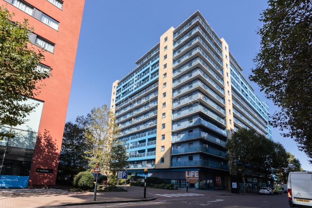 Westgate Apartments, 18 Western Gateway, Royal Victoria Docks, London, E16 1BN