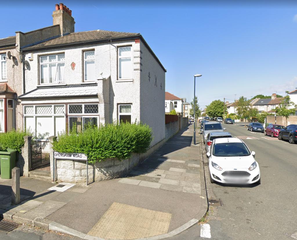 Jack Barclay Estate Agents in Canary Wharf