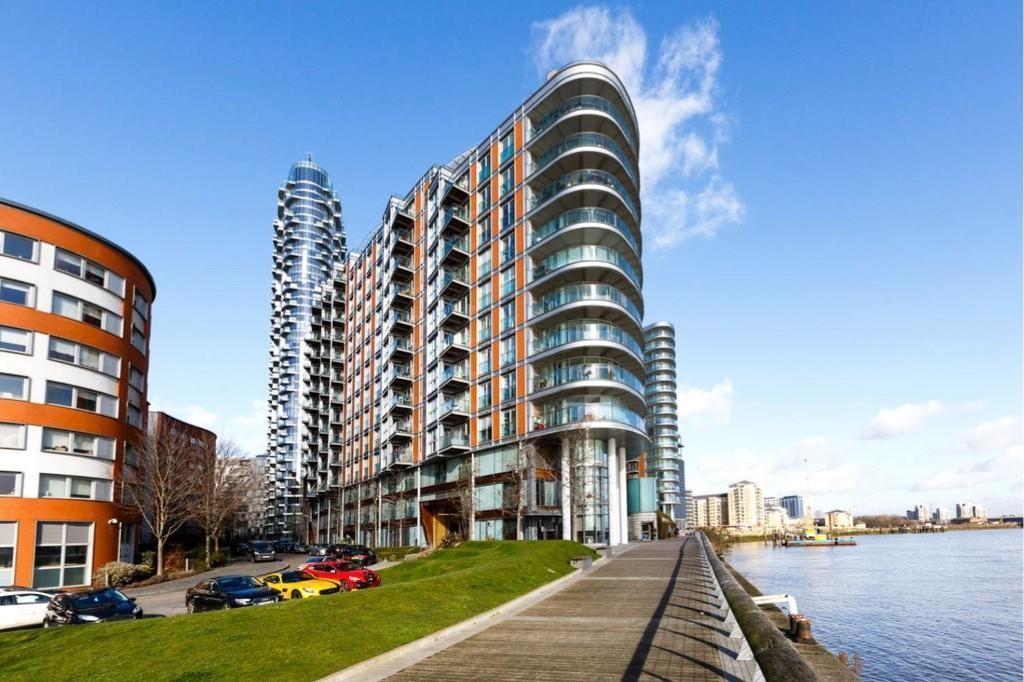 New Providence Wharf, 1 Fairmount Avenue, Blackwall, Canary Wharf, London, E14 9JB