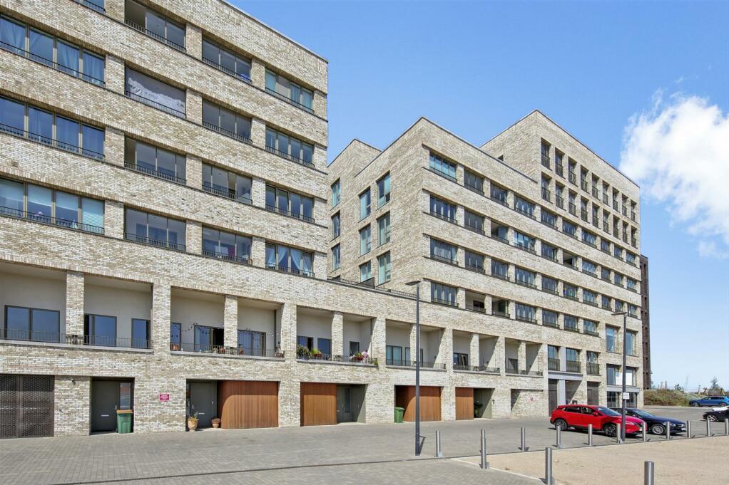 Baillie Apartments, 31 Lock Side Way, Royal Victoria Dock, Excel, London, E16 2JQ